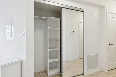 Photo 13 at 301w - 27 bathurst Street, Waterfront Communities C1, Toronto