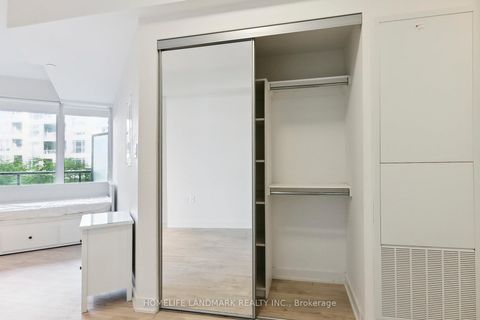 Photo 14 at 301w - 27 bathurst Street, Waterfront Communities C1, Toronto
