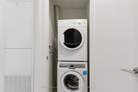 Photo 16 at 301w - 27 bathurst Street, Waterfront Communities C1, Toronto
