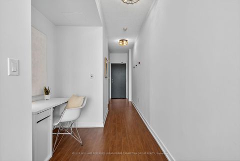 Photo 4 at 803 - 8 Telegram Mews, Waterfront Communities C1, Toronto