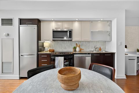 Photo 15 at 803 - 8 Telegram Mews, Waterfront Communities C1, Toronto