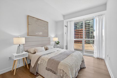 Photo 17 at 803 - 8 Telegram Mews, Waterfront Communities C1, Toronto