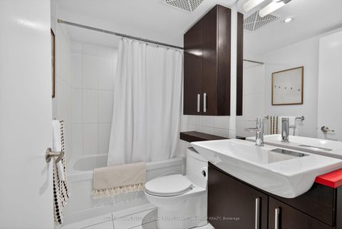 Photo 27 at 803 - 8 Telegram Mews, Waterfront Communities C1, Toronto