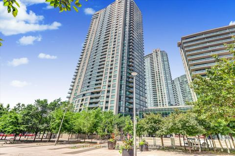 Photo 1 at 1011 - 215 Fort York Boulevard, Niagara, Toronto