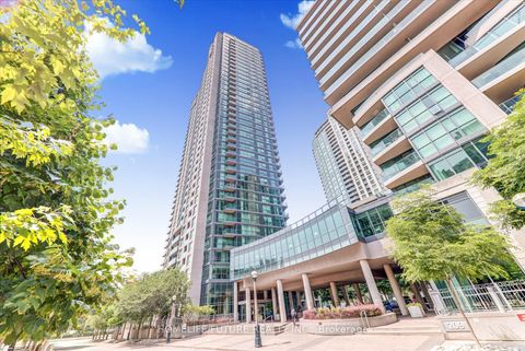 Photo 2 at 1011 - 215 Fort York Boulevard, Niagara, Toronto