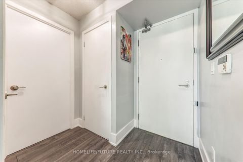 Photo 6 at 1011 - 215 Fort York Boulevard, Niagara, Toronto