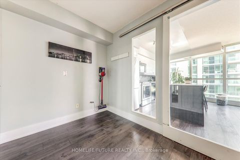 Photo 9 at 1011 - 215 Fort York Boulevard, Niagara, Toronto