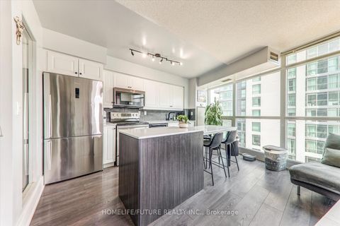 Photo 11 at 1011 - 215 Fort York Boulevard, Niagara, Toronto