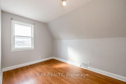 Photo 10 at 94 Eccles Street N, Queen's Park, Barrie