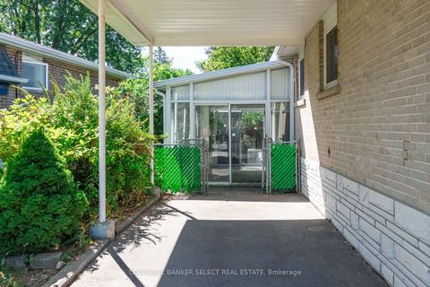 Photo 4 at 8 Millview Court, Clairville, Toronto