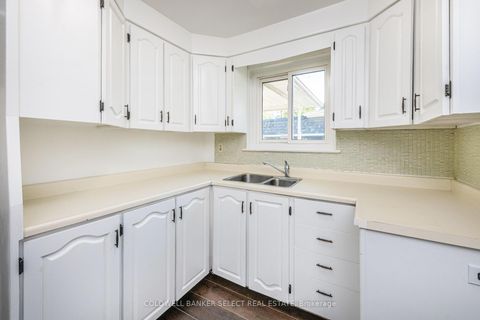 Photo 10 at 8 Millview Court, Clairville, Toronto