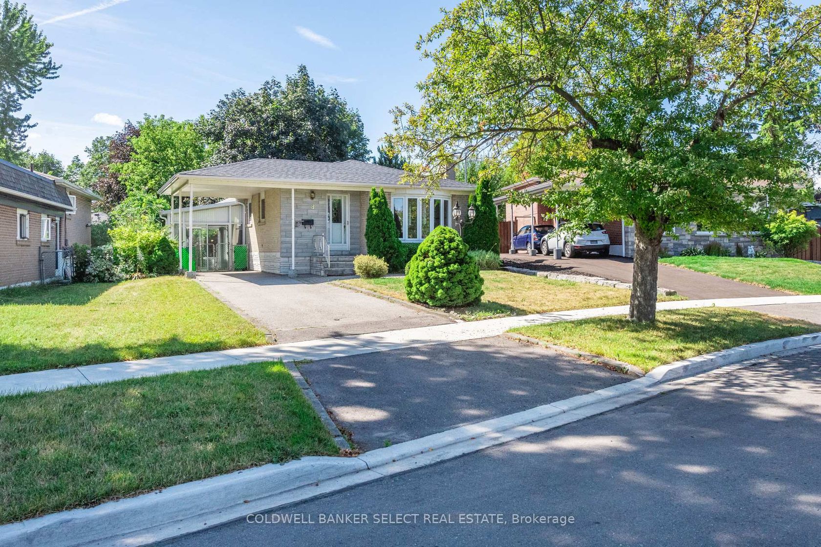 8 Millview Court, Clairville, Toronto 