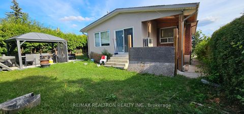 Photo 6 at 6 Canton Avenue, CFB, Toronto