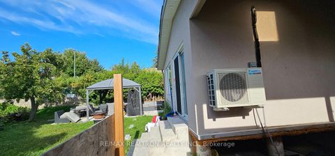 Photo 14 at 6 Canton Avenue, CFB, Toronto