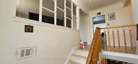 Photo 17 at 6 Canton Avenue, CFB, Toronto