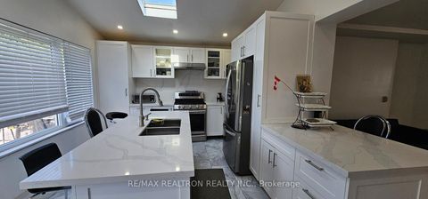 Photo 31 at 6 Canton Avenue, CFB, Toronto