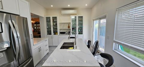 Photo 37 at 6 Canton Avenue, CFB, Toronto