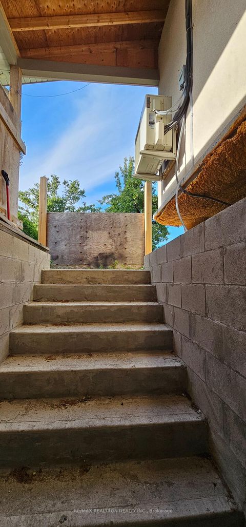Photo 49 at 6 Canton Avenue, CFB, Toronto