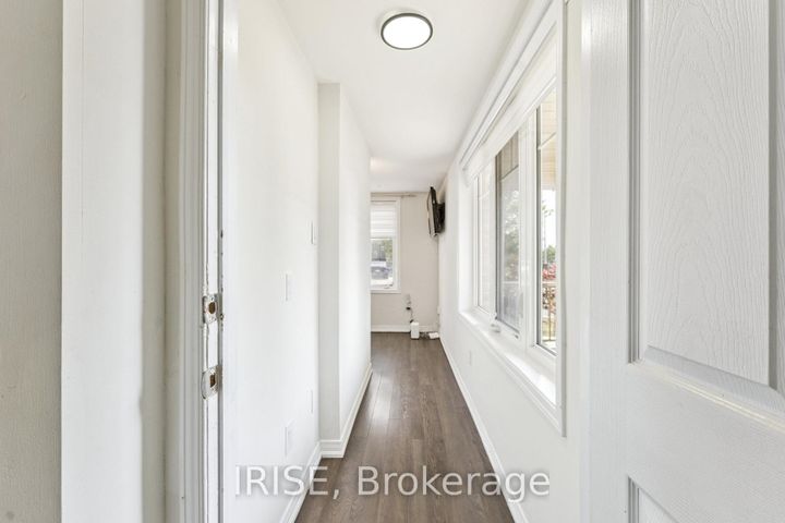 Photo 4 at 49 Golden Springs Drive, Northwest Brampton, Brampton