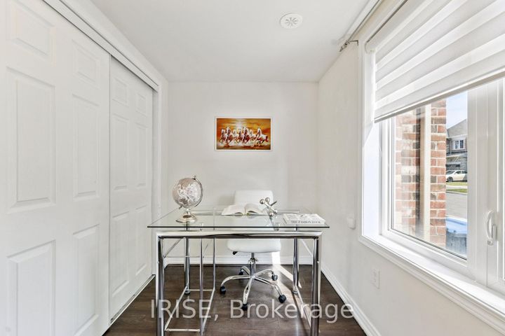 Photo 5 at 49 Golden Springs Drive, Northwest Brampton, Brampton