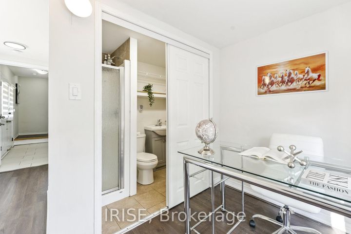 Photo 6 at 49 Golden Springs Drive, Northwest Brampton, Brampton