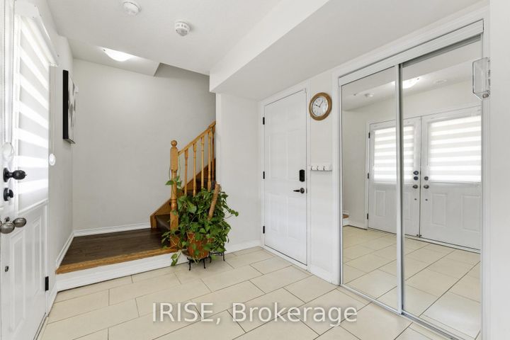 Photo 8 at 49 Golden Springs Drive, Northwest Brampton, Brampton