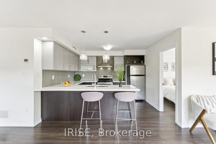 Photo 13 at 49 Golden Springs Drive, Northwest Brampton, Brampton