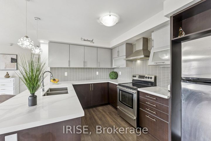 Photo 15 at 49 Golden Springs Drive, Northwest Brampton, Brampton