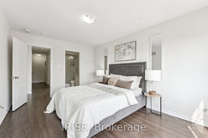 Photo 20 at 49 Golden Springs Drive, Northwest Brampton, Brampton