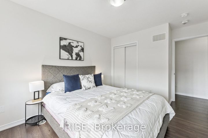 Photo 25 at 49 Golden Springs Drive, Northwest Brampton, Brampton