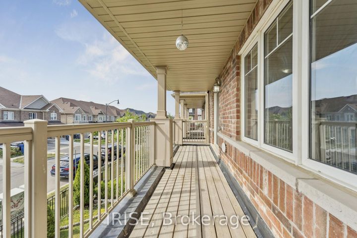 Photo 30 at 49 Golden Springs Drive, Northwest Brampton, Brampton