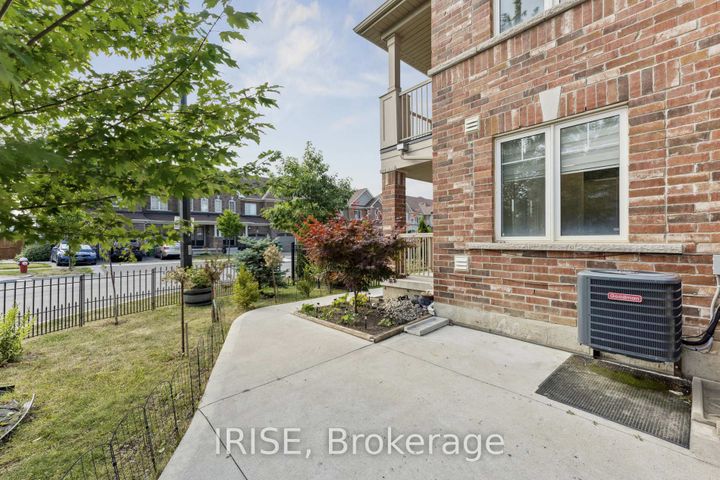 Photo 32 at 49 Golden Springs Drive, Northwest Brampton, Brampton