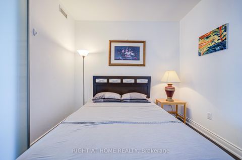 Photo 23 at 7405 - 388 Yonge Street, Bay Street Corridor, Toronto Photo 23 at 7405 - 388 Yonge Street, Bay Street Corridor, Toronto