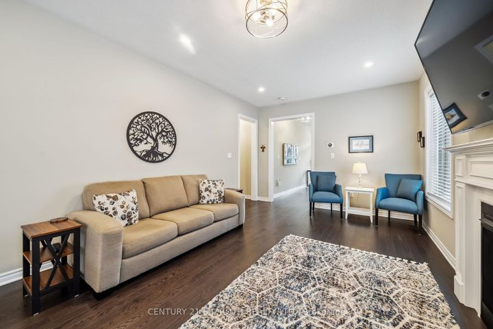 Photo 7 at 42 Glenhaven Court, Port Perry, Scugog