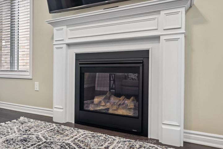Photo 8 at 42 Glenhaven Court, Port Perry, Scugog