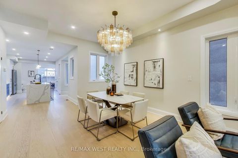 Photo 4 at 21 Rolyat Street, Bellwoods, Toronto