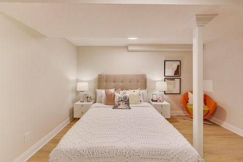Photo 34 at 21 Rolyat Street, Bellwoods, Toronto