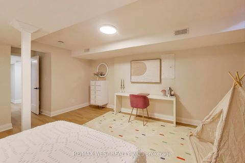 Photo 35 at 21 Rolyat Street, Bellwoods, Toronto