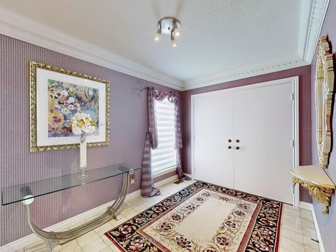 Photo 2 at 315 Woodland Acres Crescent, Rural Vaughan, Vaughan