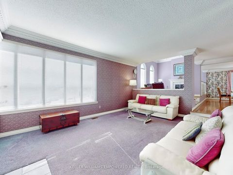 Photo 4 at 315 Woodland Acres Crescent, Rural Vaughan, Vaughan