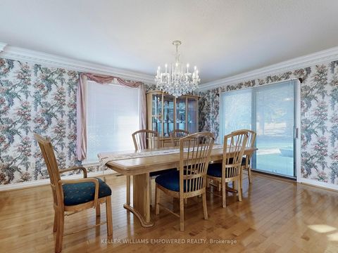 Photo 7 at 315 Woodland Acres Crescent, Rural Vaughan, Vaughan
