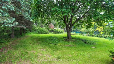 Photo 38 at 315 Woodland Acres Crescent, Rural Vaughan, Vaughan