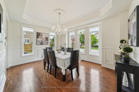 Photo 9 at 3150 Trailside Drive, GO Glenorchy, Oakville