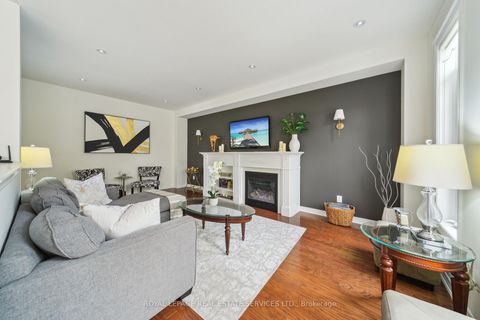 Photo 12 at 3150 Trailside Drive, GO Glenorchy, Oakville