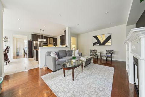 Photo 13 at 3150 Trailside Drive, GO Glenorchy, Oakville