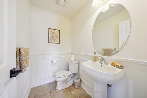 Photo 22 at 3150 Trailside Drive, GO Glenorchy, Oakville