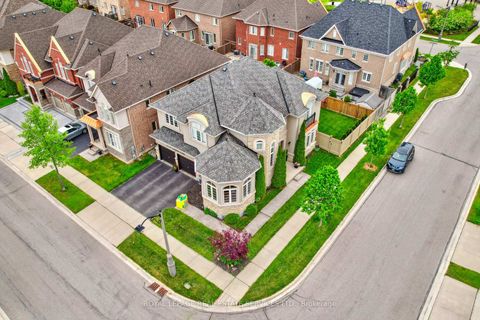 Photo 47 at 3150 Trailside Drive, GO Glenorchy, Oakville