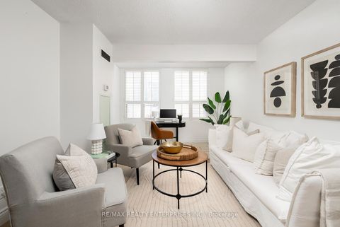 Photo 3 at 610 - 25 Grenville Street, Bay Street Corridor, Toronto