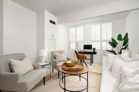 Photo 4 at 610 - 25 Grenville Street, Bay Street Corridor, Toronto