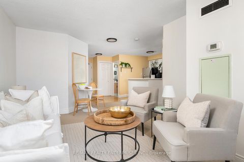 Photo 5 at 610 - 25 Grenville Street, Bay Street Corridor, Toronto